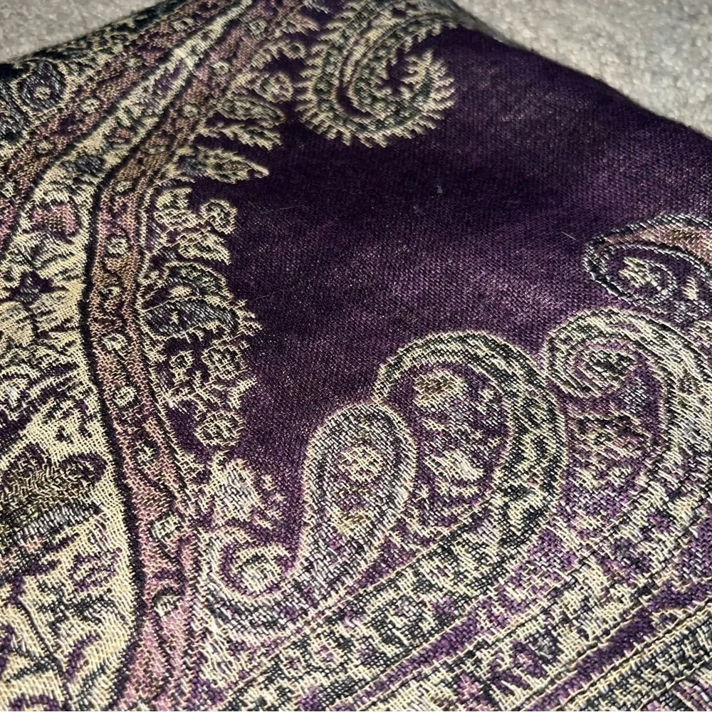 Pashmina Scarf Wrap Shawl Purple and Cream Fringed 72”x27”